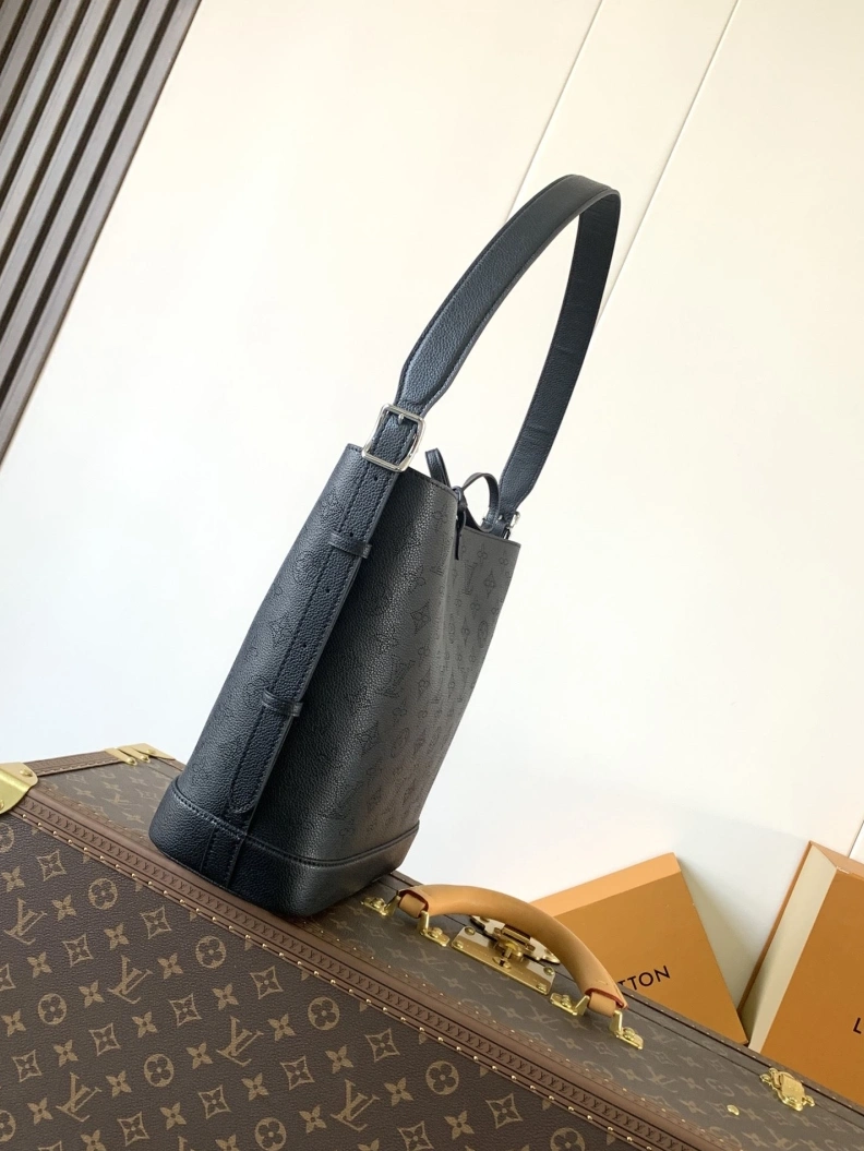 Fashionable LX Top Handle Bags 17997