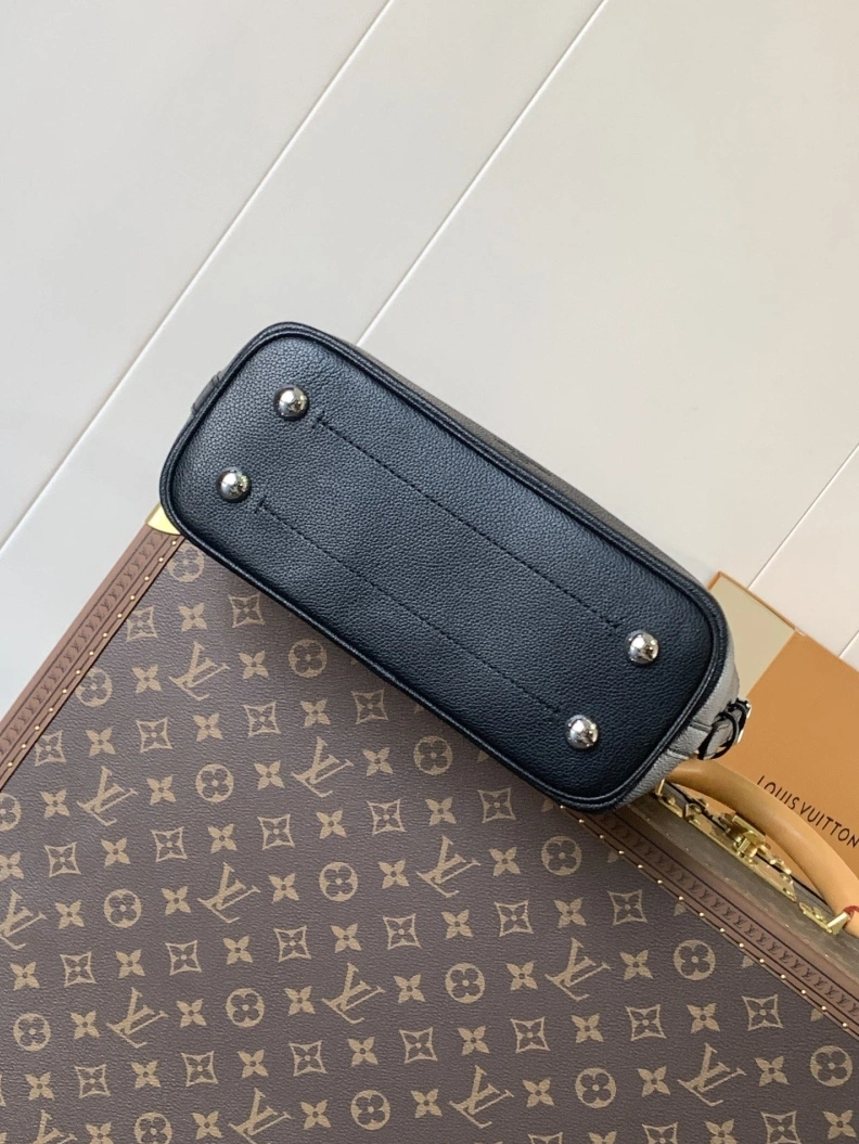 Fashionable LX Top Handle Bags 17997