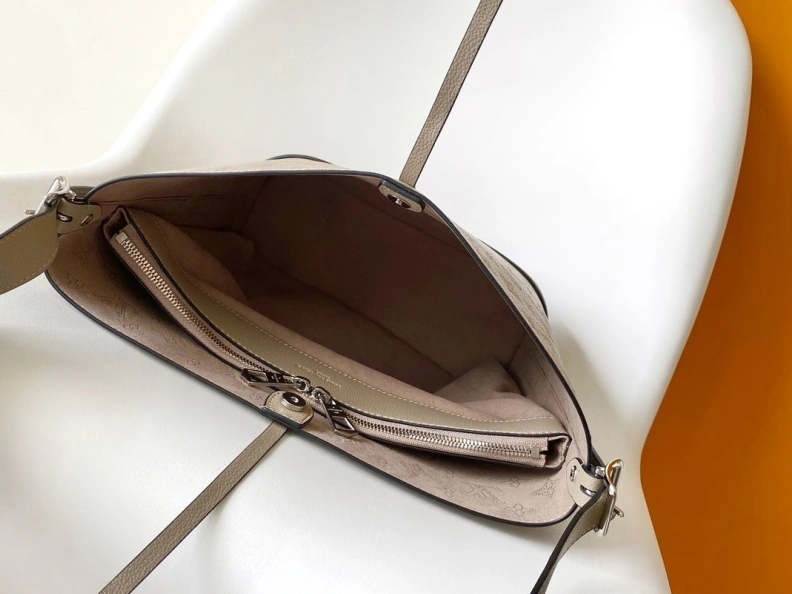 LX Top Handle Bags EasyMatch 17999