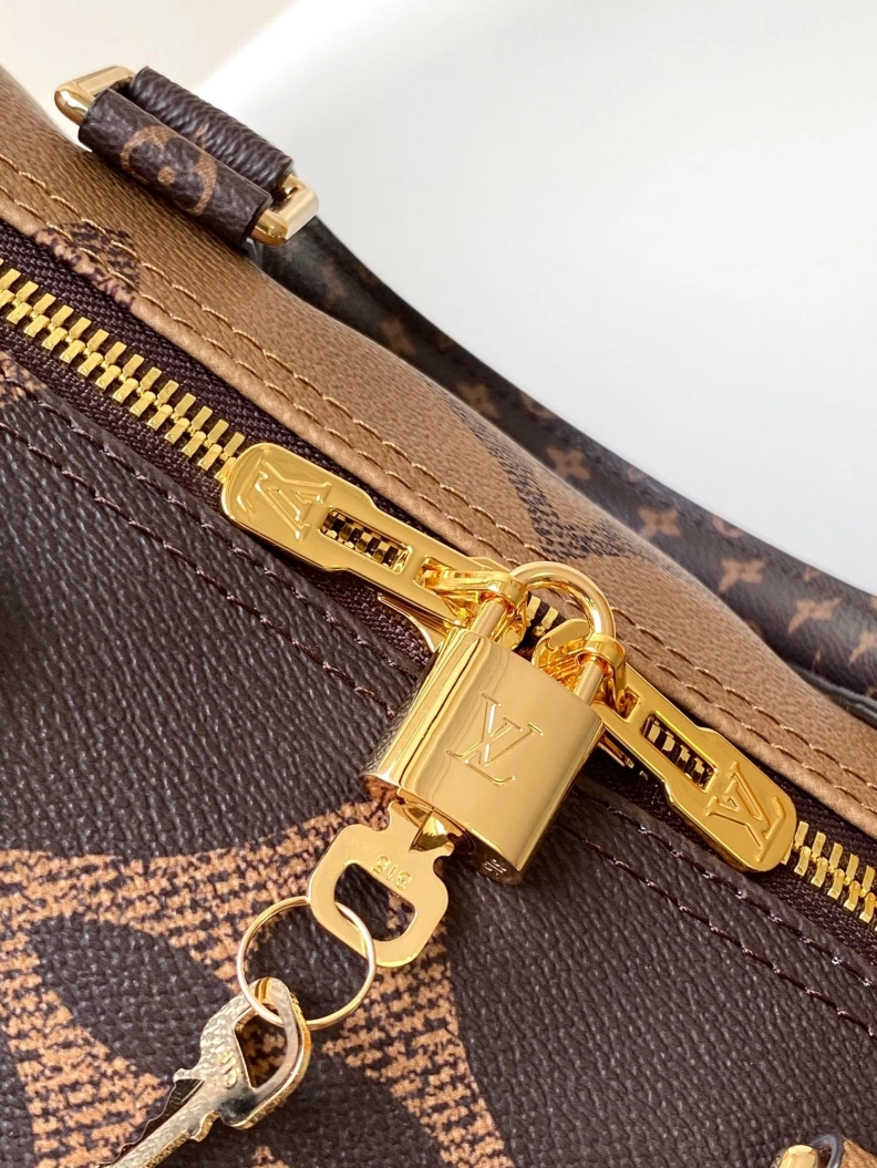 Comfortable LX Travel Bags 17955