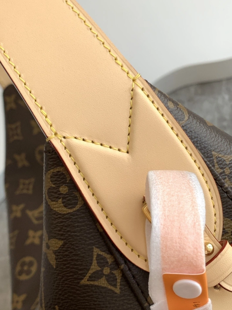 LX Top Handle Bags Compact 17981