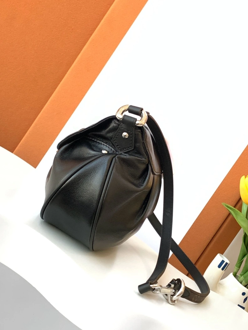GoAnywhere LX Satchel bags 18100