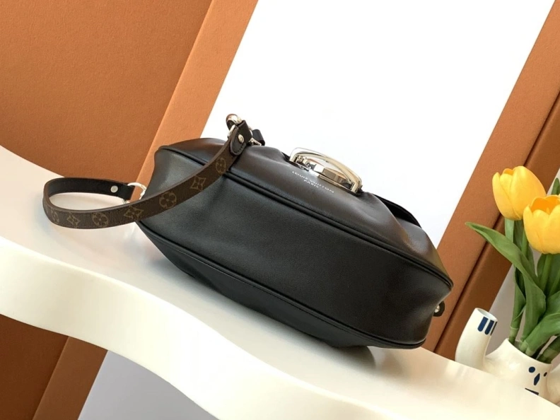 GoAnywhere LX Satchel bags 18100