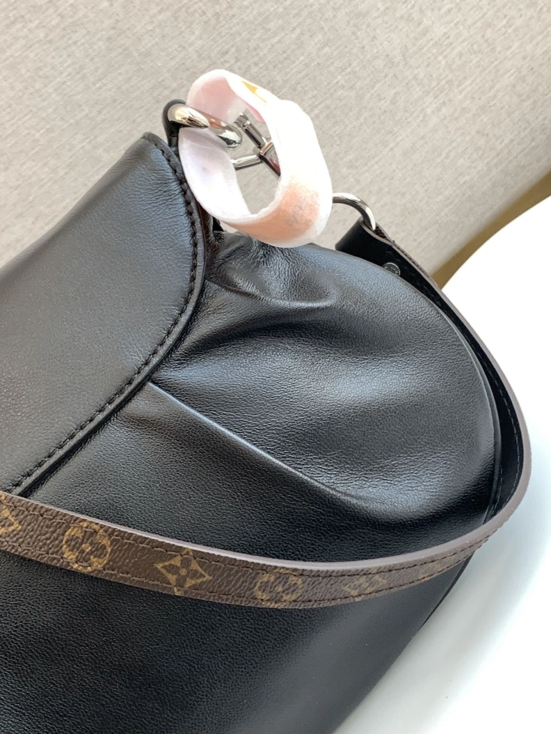 GoAnywhere LX Satchel bags 18100