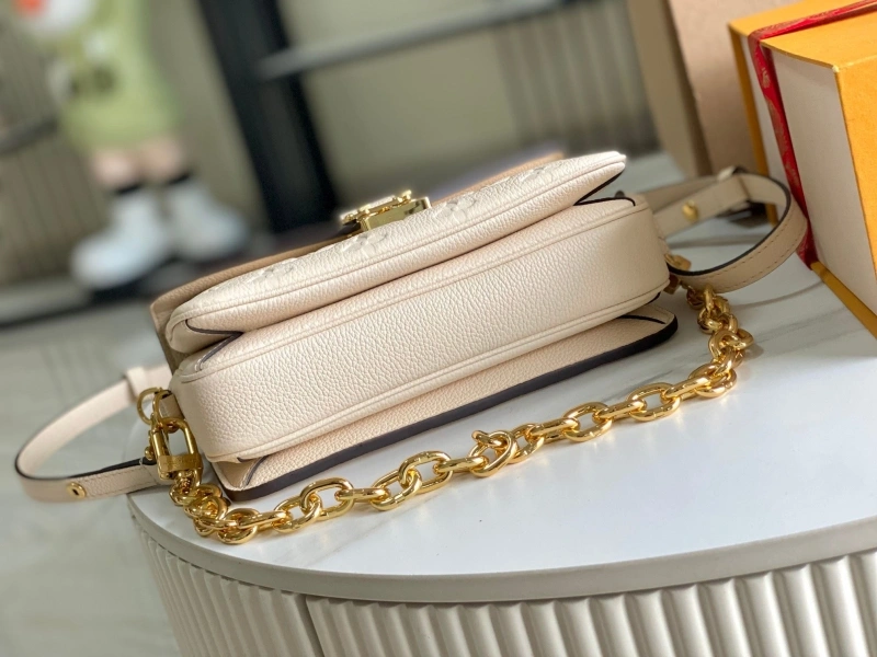Soft LX Satchel bags 20680