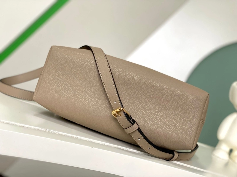 WellDesigned LX Bucket Bags 20895