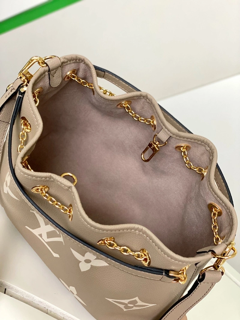 WellDesigned LX Bucket Bags 20895
