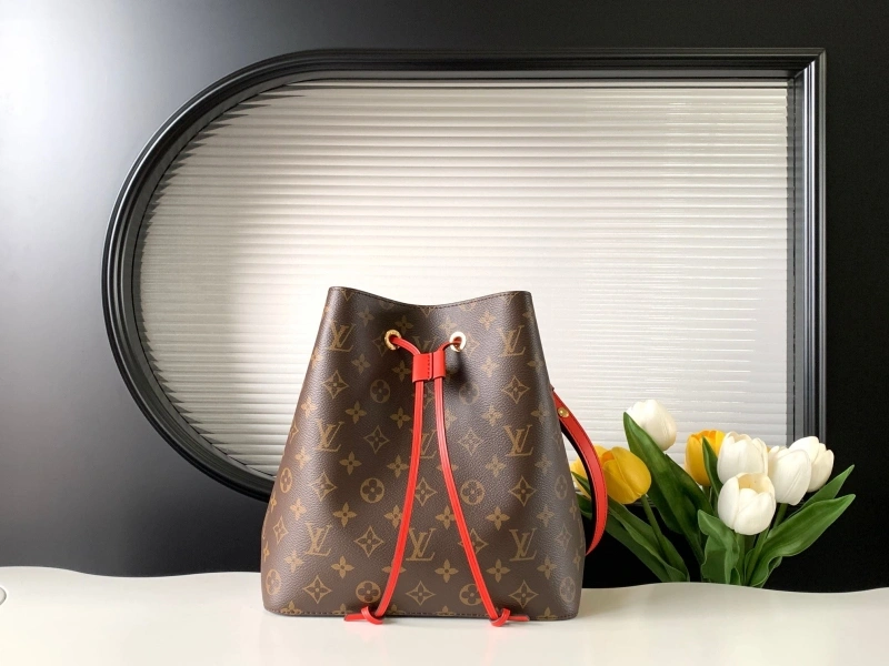 Compact LX Bucket Bags 20890