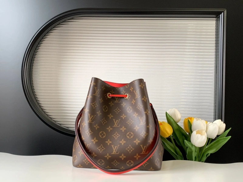 Compact LX Bucket Bags 20890