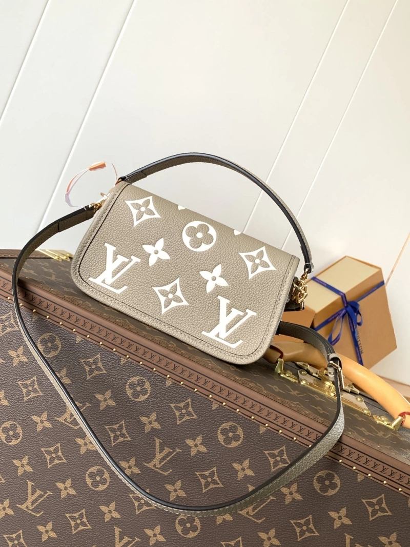 Trendsetting LX Satchel bags 17484