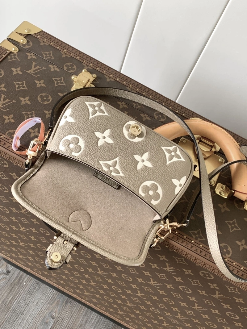 Trendsetting LX Satchel bags 17484