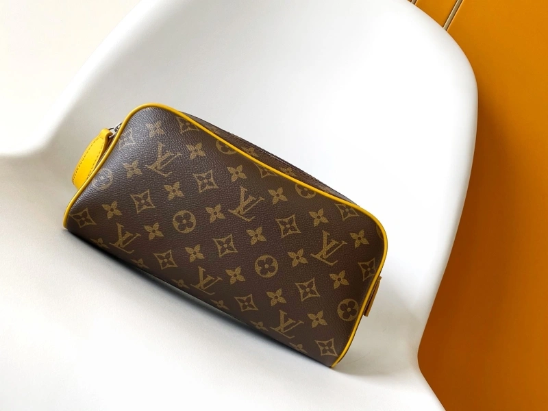 LX Cosmetic Bags EyeCatching 17500