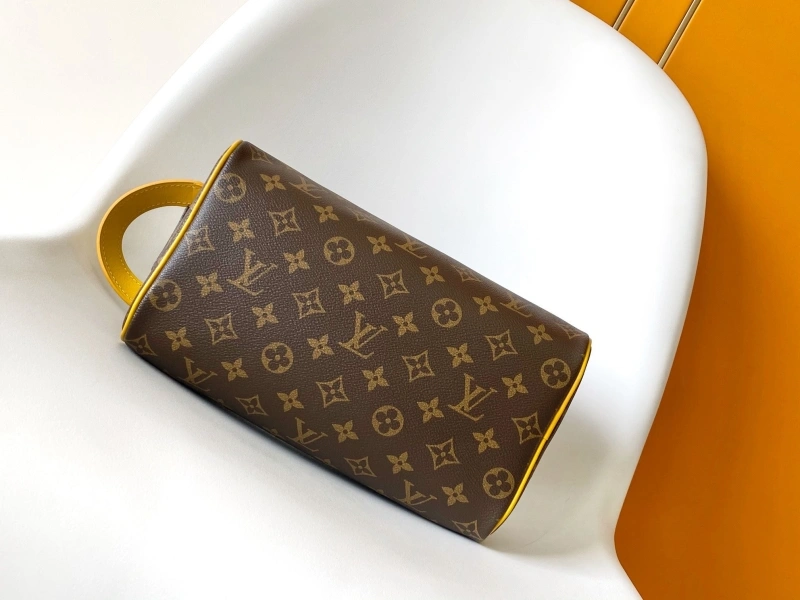 LX Cosmetic Bags EyeCatching 17500