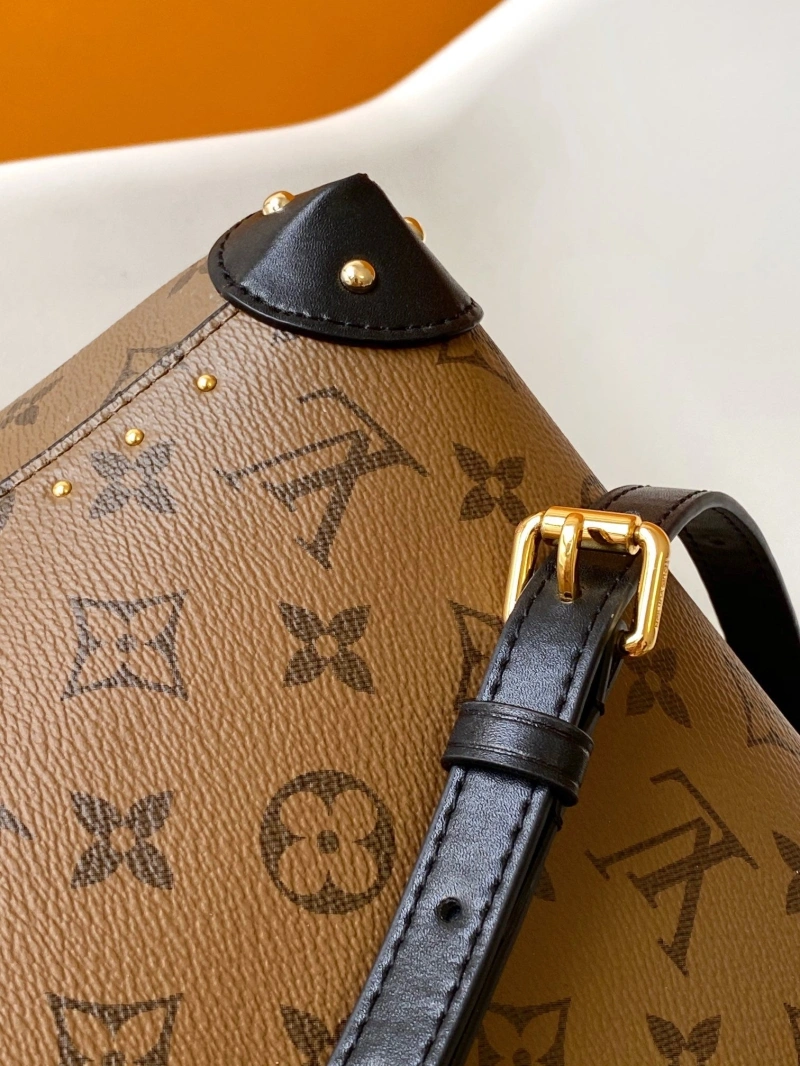 LX Bucket Bags Soft 17537