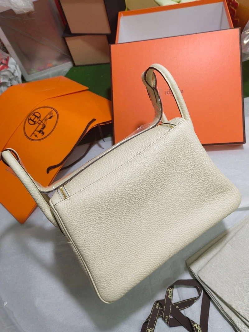 Fashionable Hxrmxs Top Handle Bags 72589