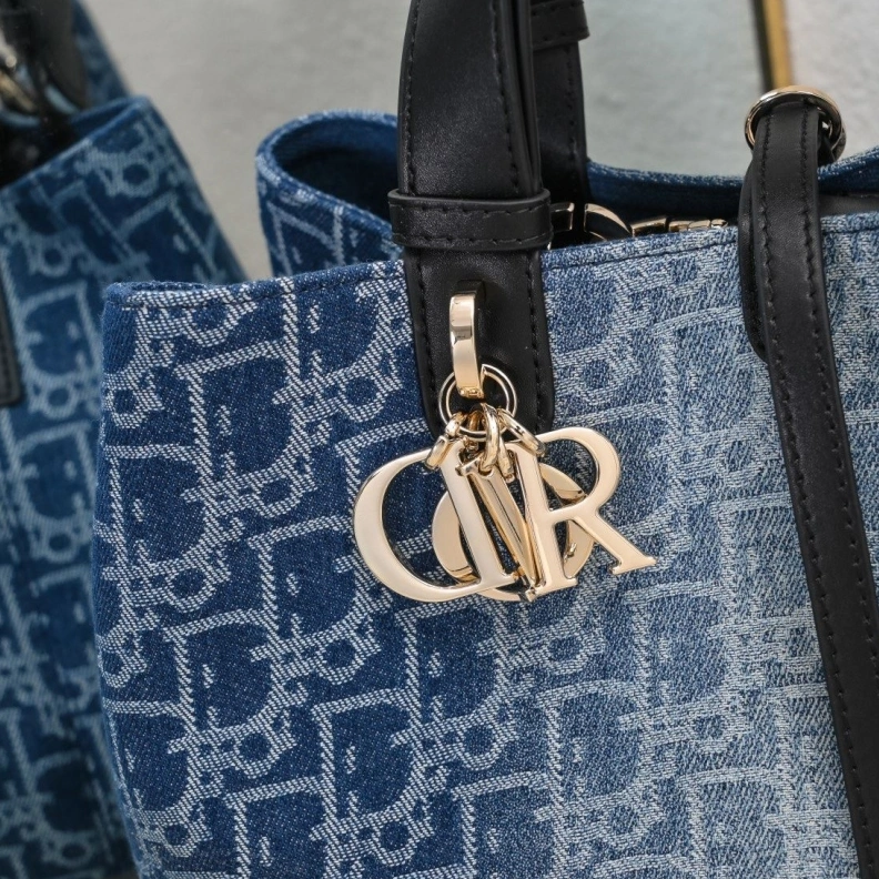EyeCatching Dxxr Shopping Bags 62145