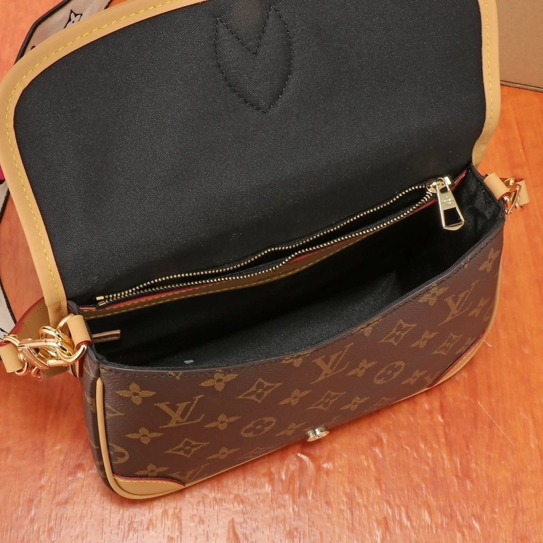 Classic LX Top Handle Bags 23829