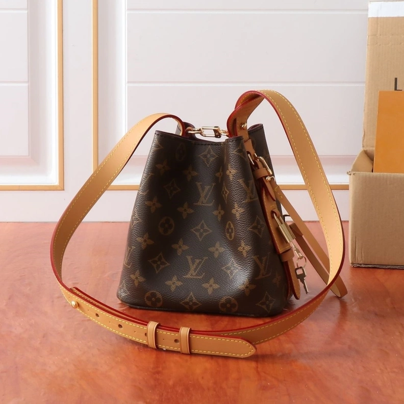 WellDesigned LX Bucket Bags 23861