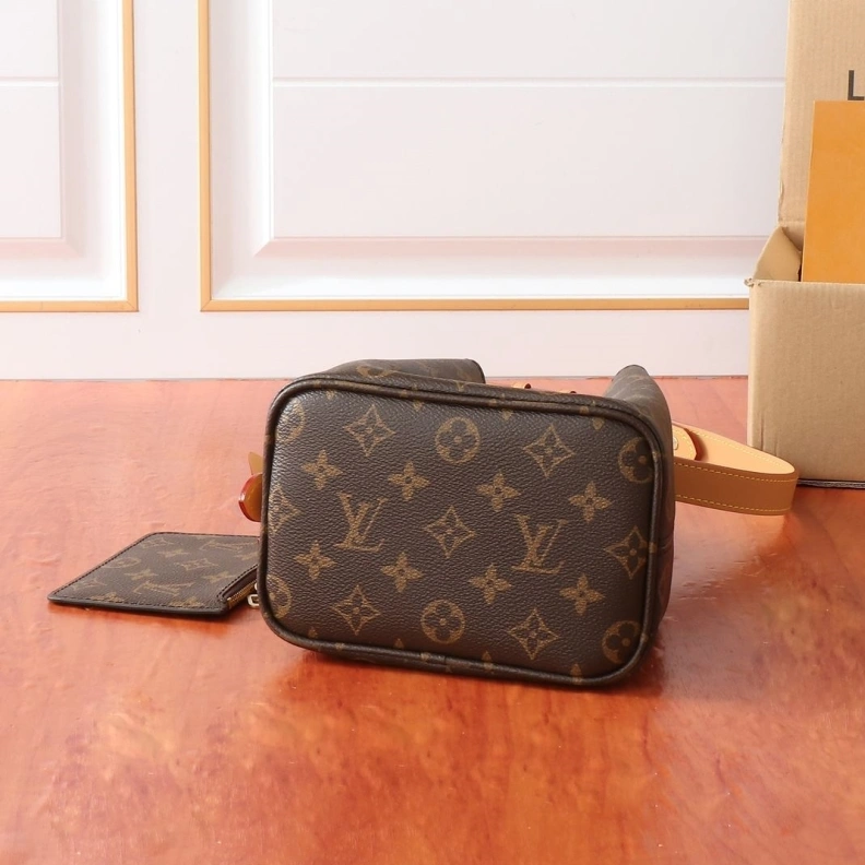 WellDesigned LX Bucket Bags 23861