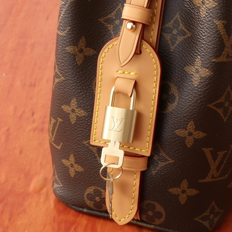 WellDesigned LX Bucket Bags 23861