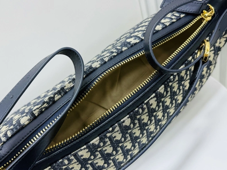 Versatile Dxxr Clutch Bags 62232