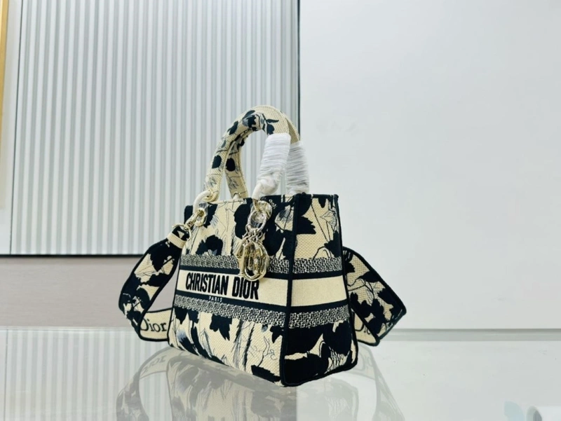 EyeCatching Dxxr Shopping Bags 62295