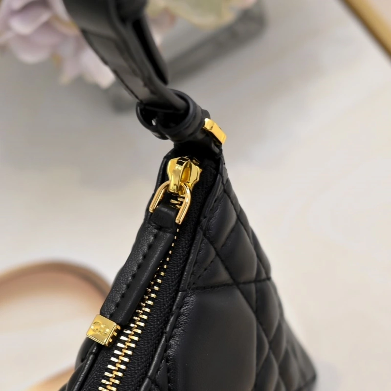 AllSeason Dxxr Top Handle Bags 62885