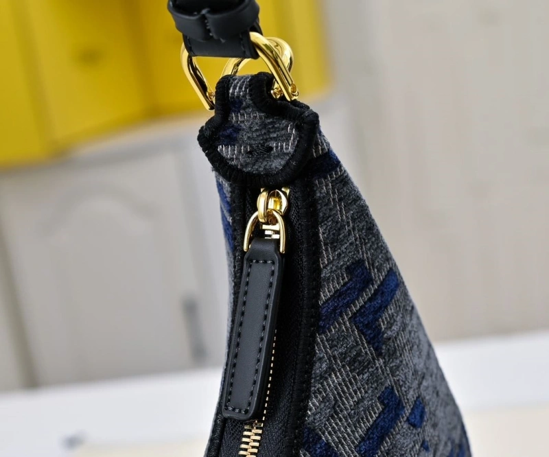 WellDesigned Fxndx Top Handle Bags 69611