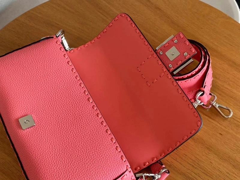 Resilient Fxndx Baguette Bags 69454