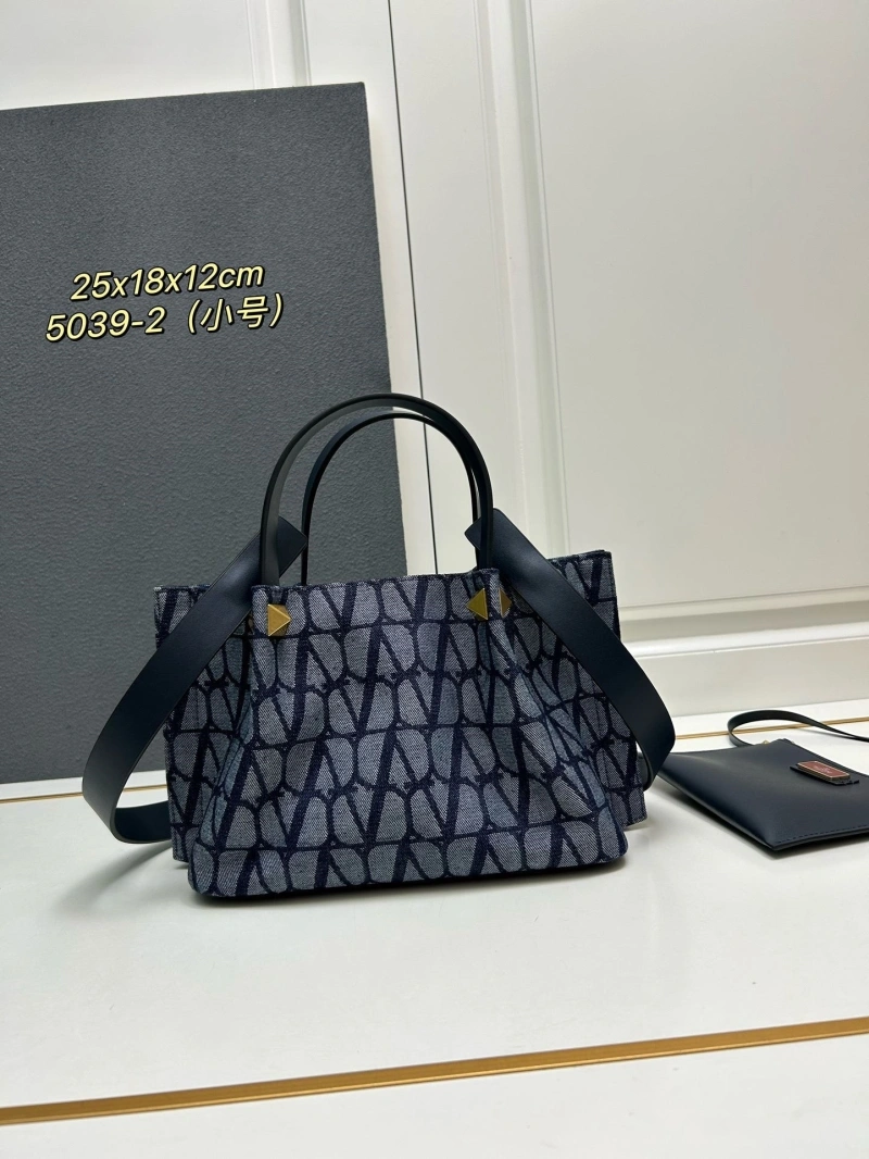Classic Vxlxntino Shopping Bags 82618