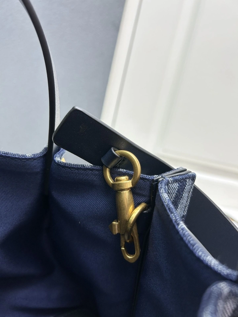 Classic Vxlxntino Shopping Bags 82618