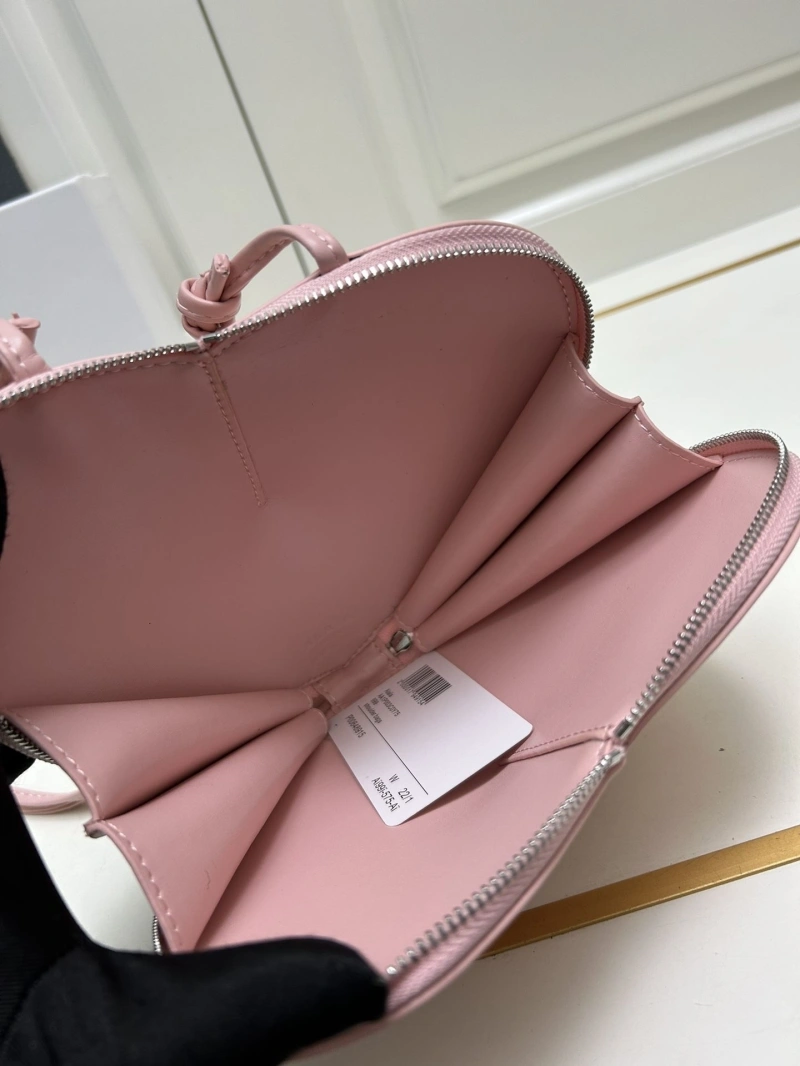 StreetReady Alxxa Round Bags 82388