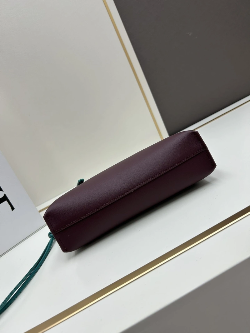 ModernLook Lxxwe Clutch 82500