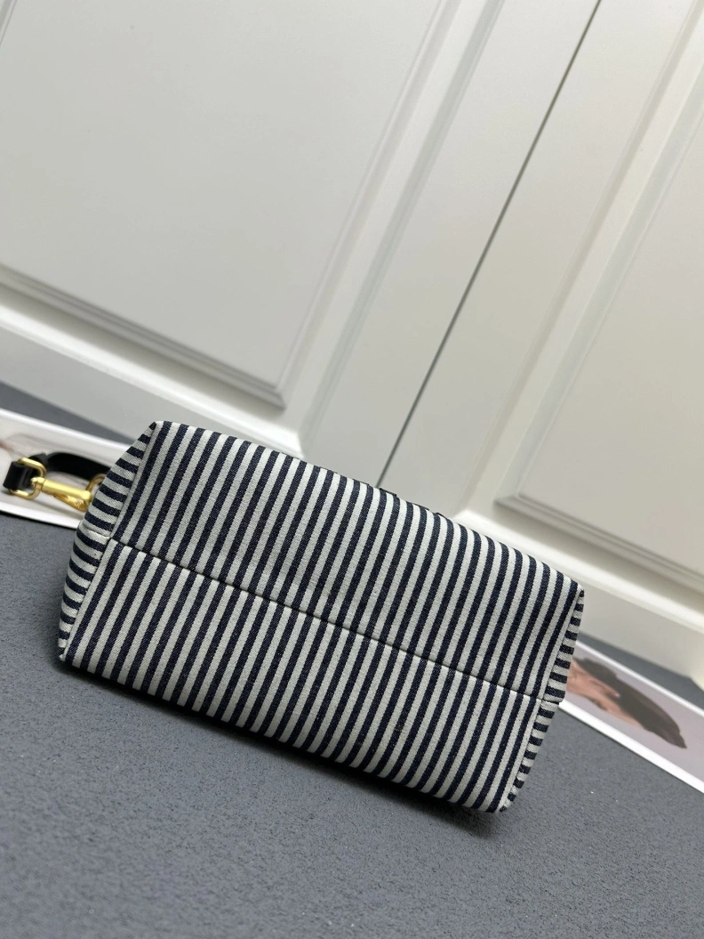 MIX MIX Top Handle Bags Refined 81675