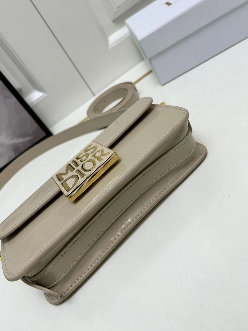 Sleek Dxxr Top Handle Bags 61864