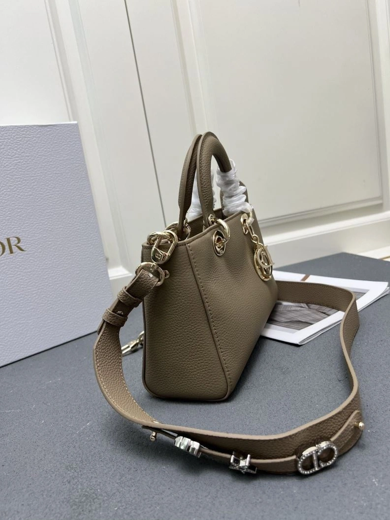 Sleek Dxxr Top Handle Bags 61903