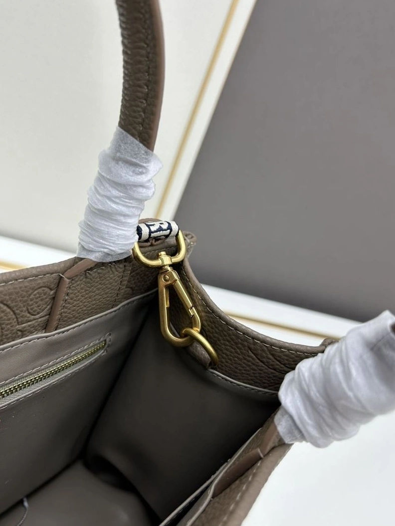 Resilient Dxxr Shopping Bags 61971