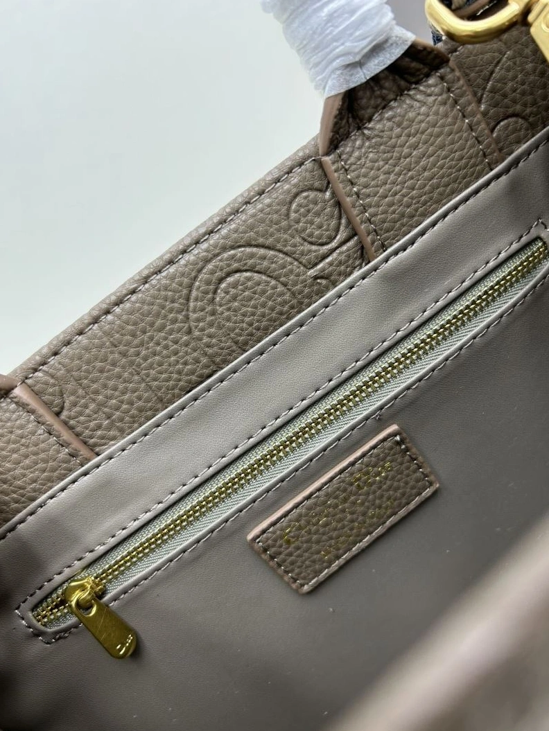 Resilient Dxxr Shopping Bags 61971