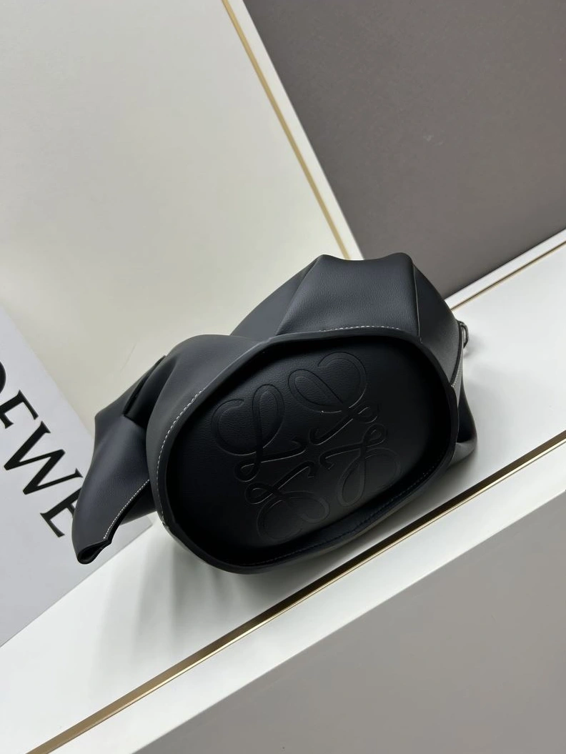 EyeCatching Lxxwe Clutch 79901