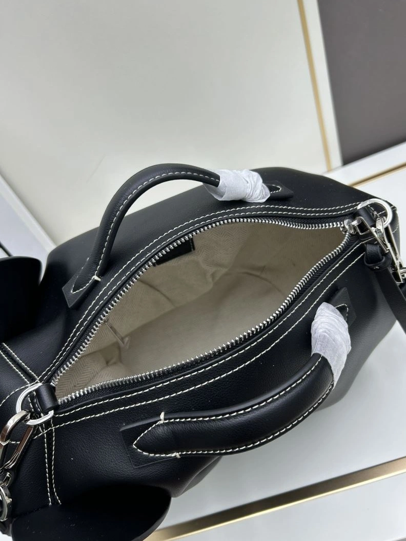 EyeCatching Lxxwe Clutch 79901