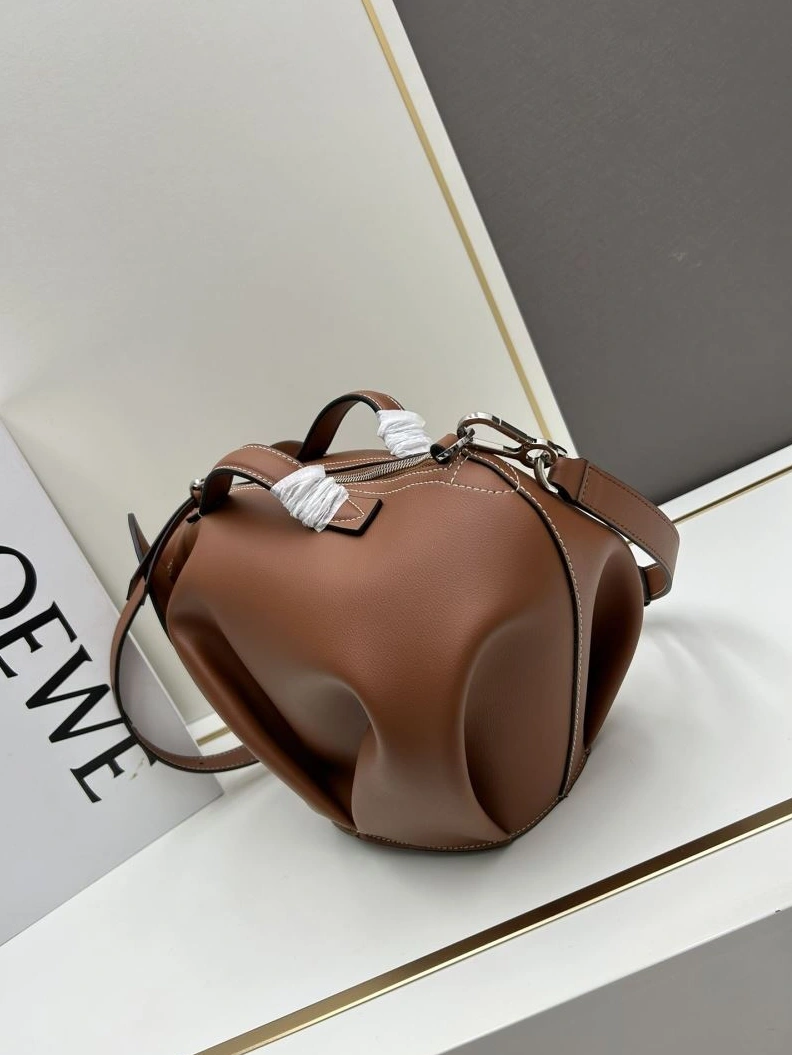 Minimalist Lxxwe Clutch 79897