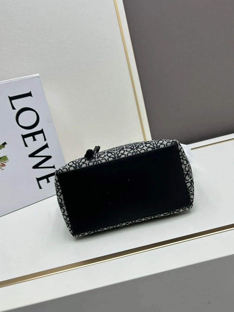 Refined Lxxwe Handle Bags 79869