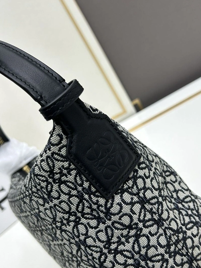 Refined Lxxwe Handle Bags 79869