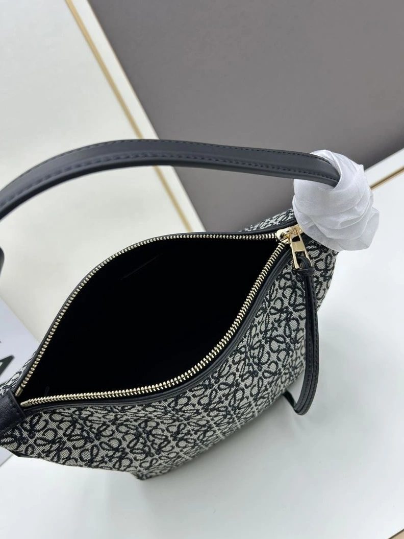 Refined Lxxwe Handle Bags 79869