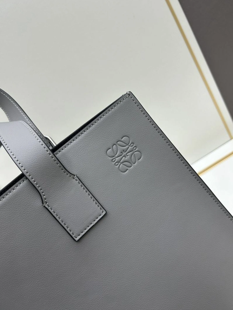 Bold Lxxwe Handle Bags 79867