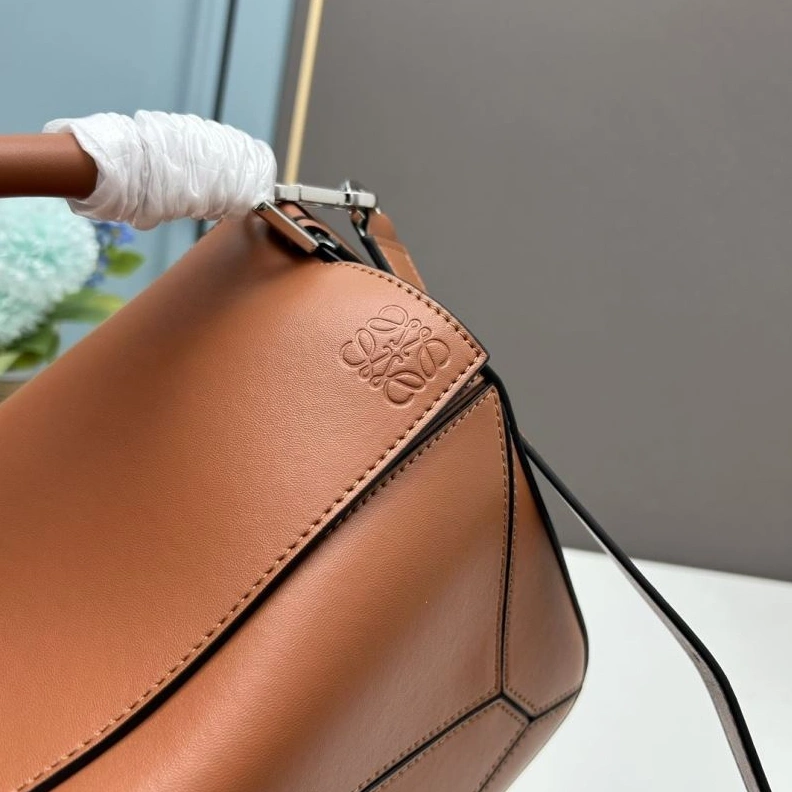 Bold Lxxwe Satchel Bags 79710