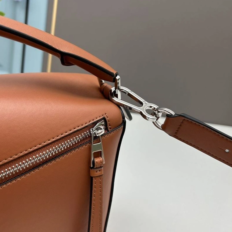 Bold Lxxwe Satchel Bags 79710