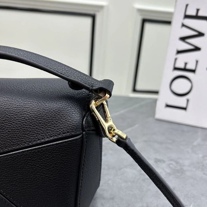 Bold Lxxwe Satchel Bags 79677