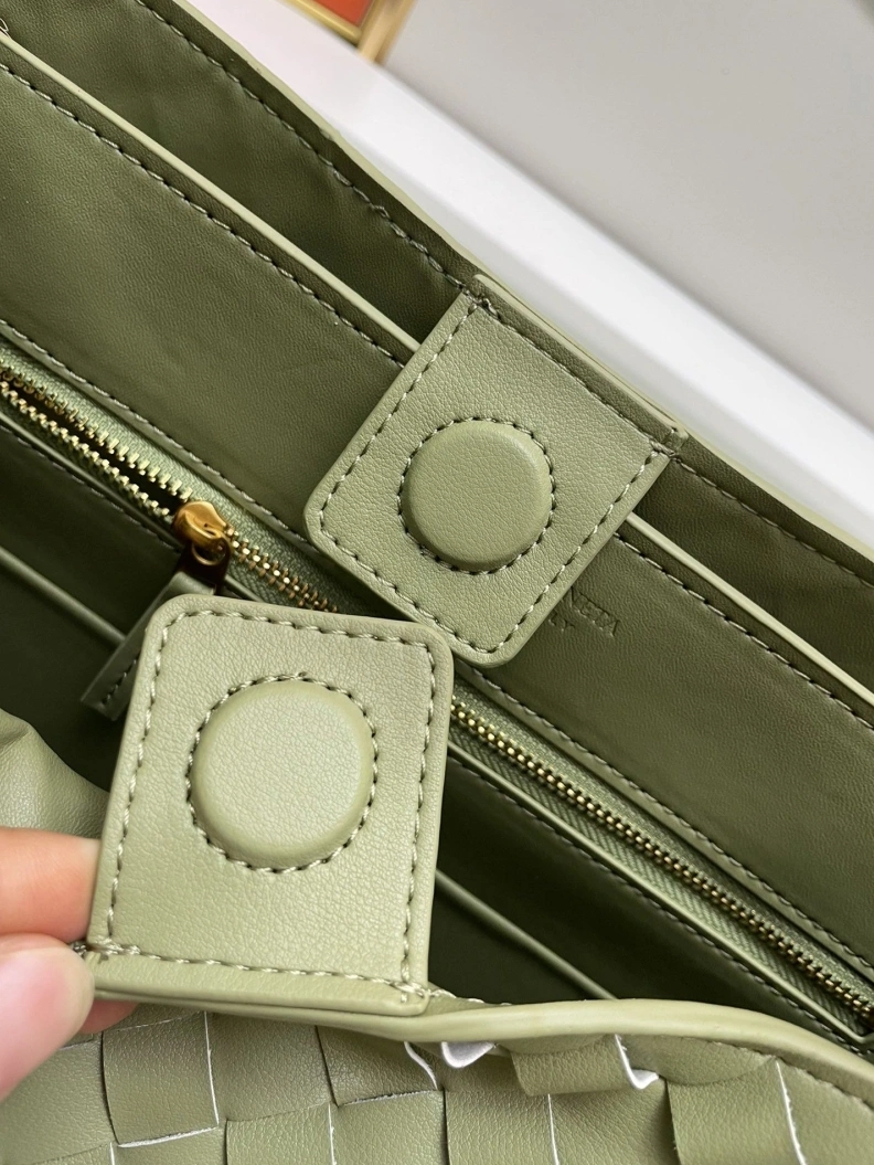 Reliable BX Top Handle Bags 79930