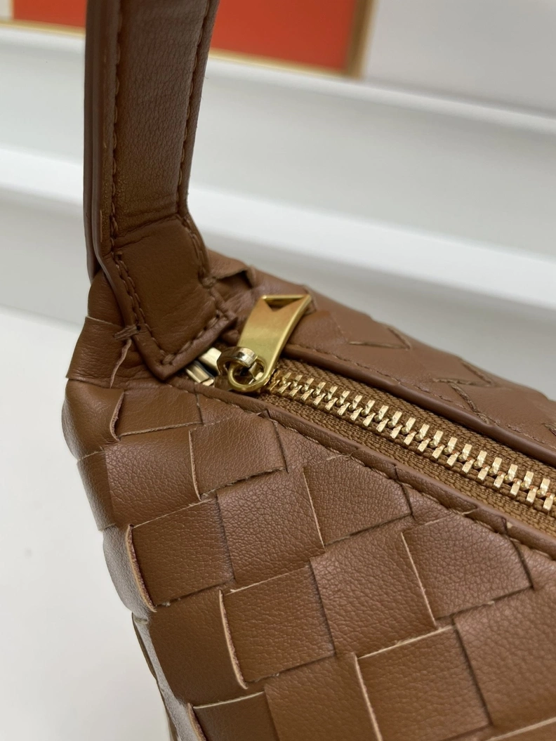 Vibrant BX Top Handle Bags 79918